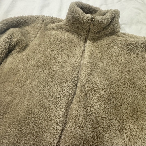 Womens Size xs UNI QLO Terry Fluffy Sweater Zip Up - Picture 2 of 3